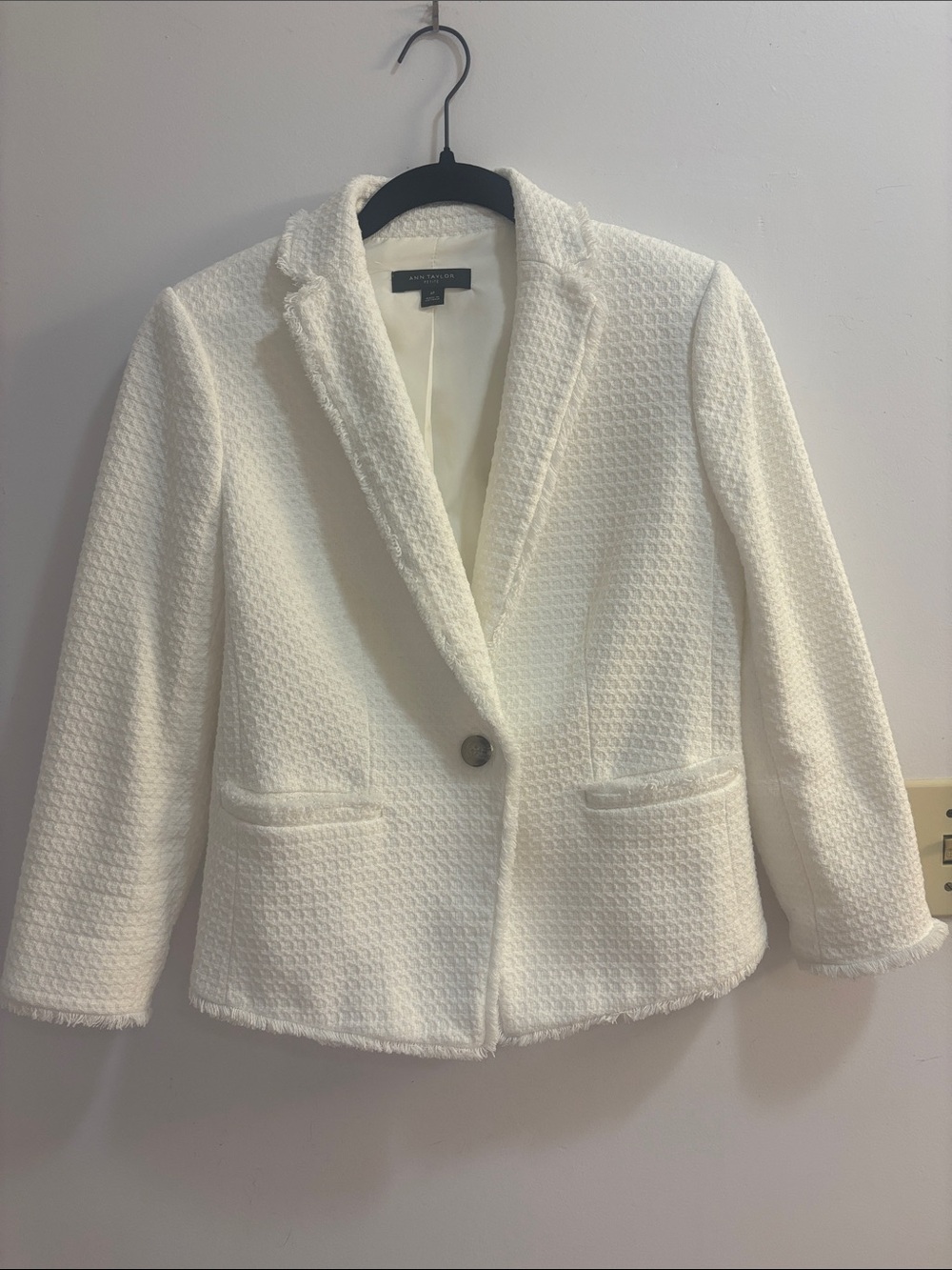 Ann Taylor Cream Textured One-Button Blazer